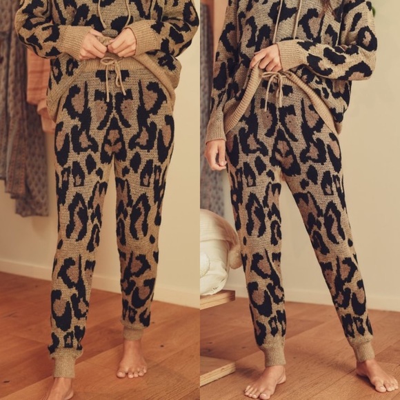 🚨24 HOUR SALE🚨Weekend Fit Leopard Print Set - Picture 4 of 10